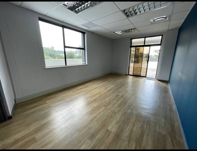3,440M² OFFICE FOR SALE IN PARKTOWN